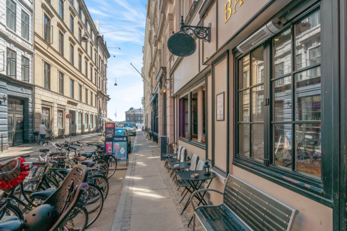 Ny Adelgade 3 1104 København KZIGNA ORDRE NR. DK106306Bar Rouge