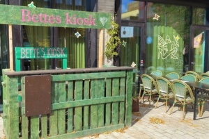 06-cafe-udendoers-kioskdisk