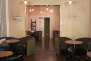 07-cafe-noerrebro-siddeomraade-i-baglokalet