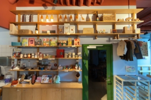 11-cafe-reolvaeg-og-detailsalg