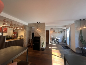 F436ABC6-83B9-4E2D-9E4B-186E05F151C7_1_105_c